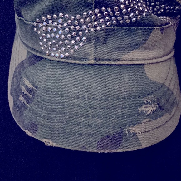 ❤️ Just  a cute camouflage with rhinestones skull hat by G. - Picture 7 of 7